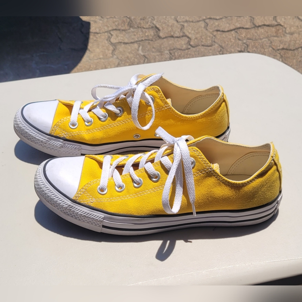 Converse All Star low, women's sz 9, Yellow